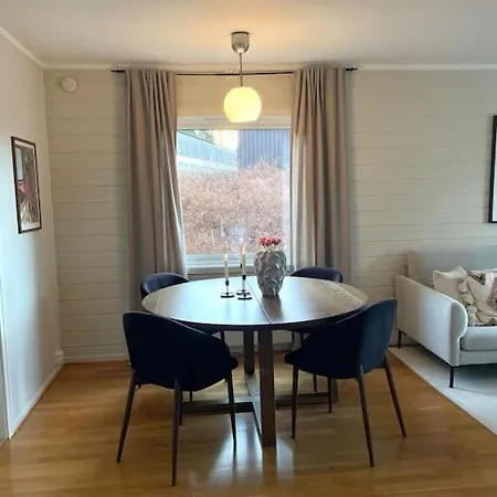 Apartment Flott 4-roms Til Leie